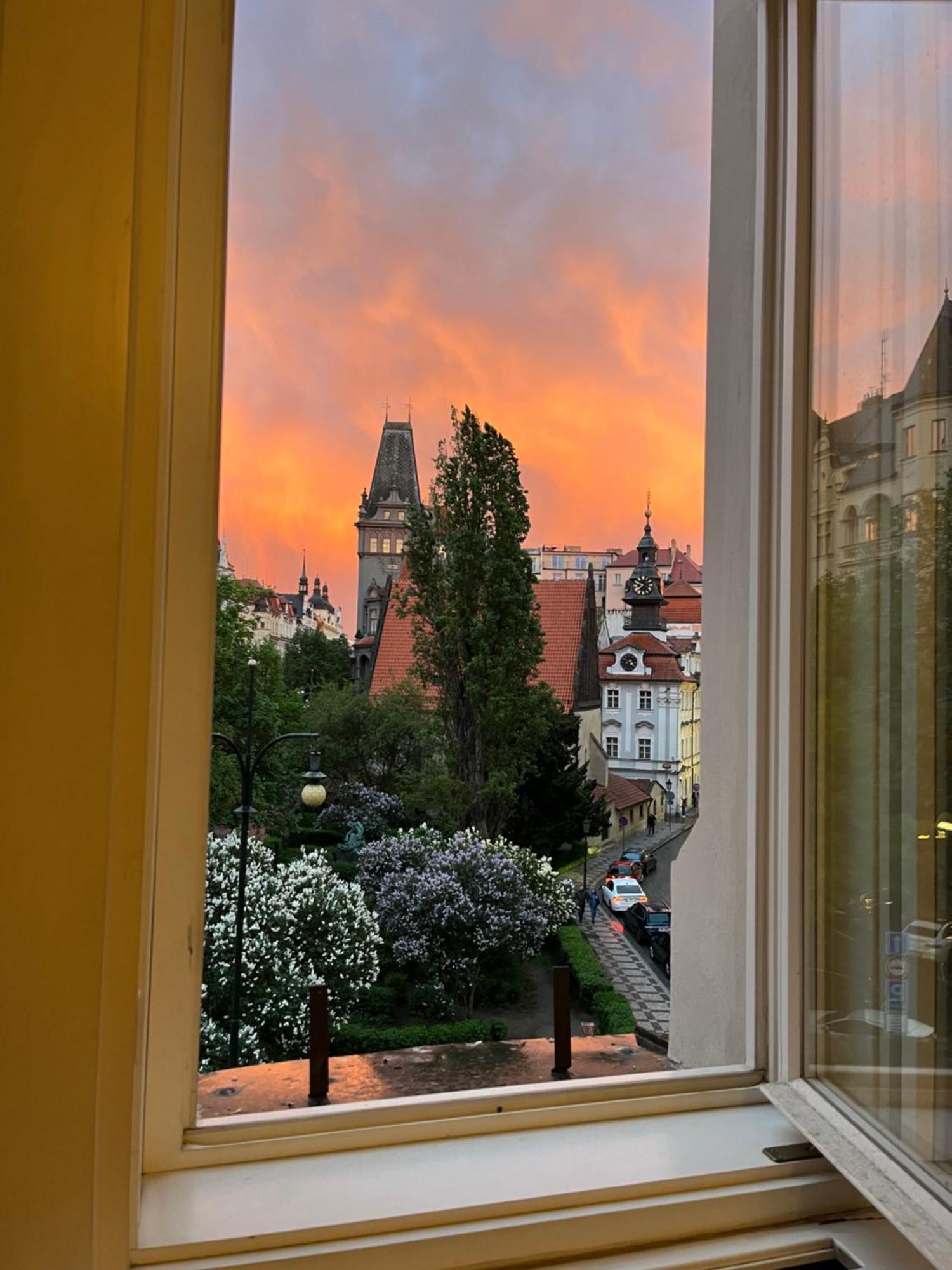 Central Apartments Parizska Prag Eksteriør billede